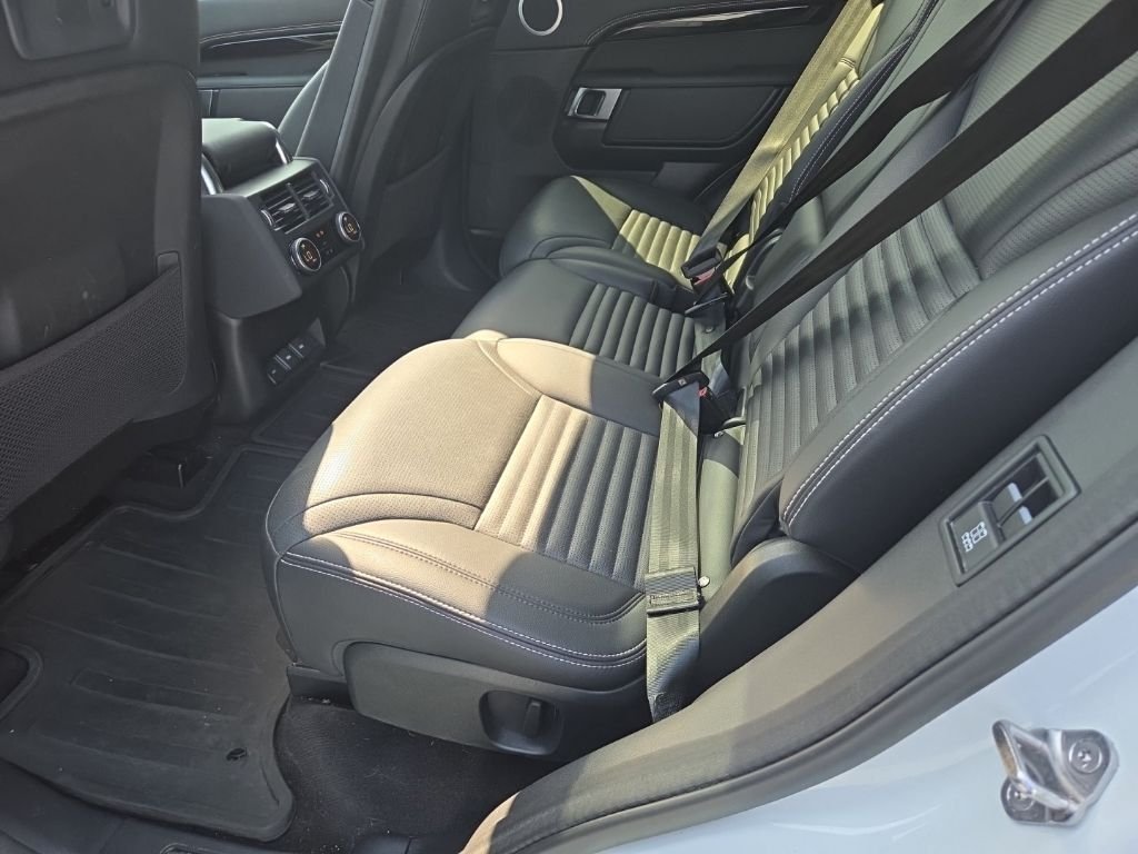 Used 2023 Fuji White Land Rover S R-Dynamic image 10