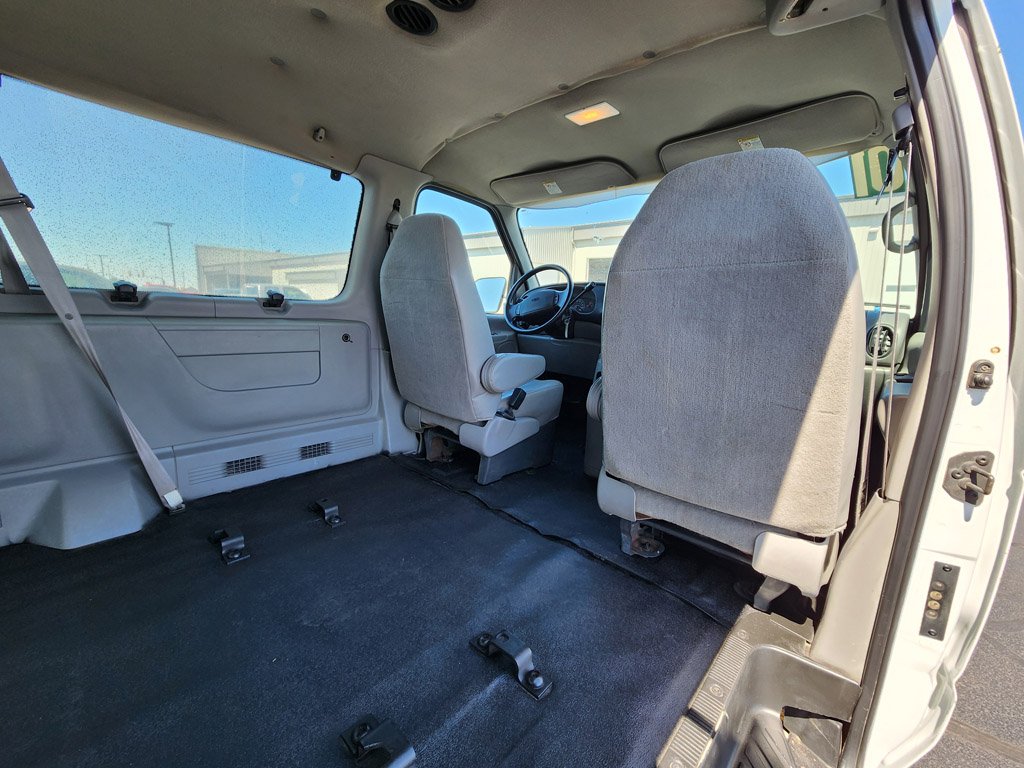 Used 2001  Ford  image 19