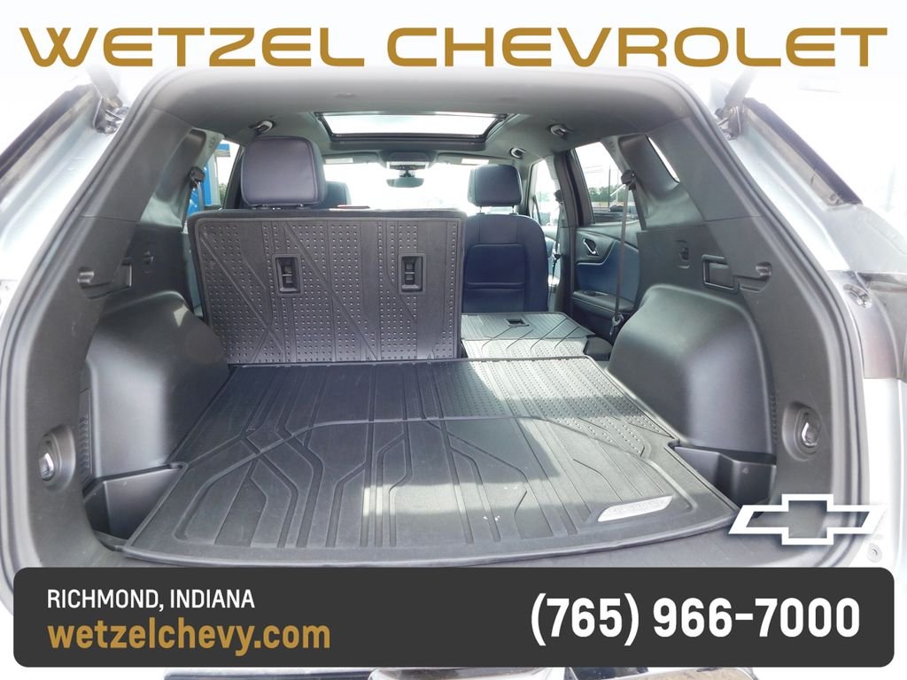 Used 2025 Gray Chevrolet RS image 24