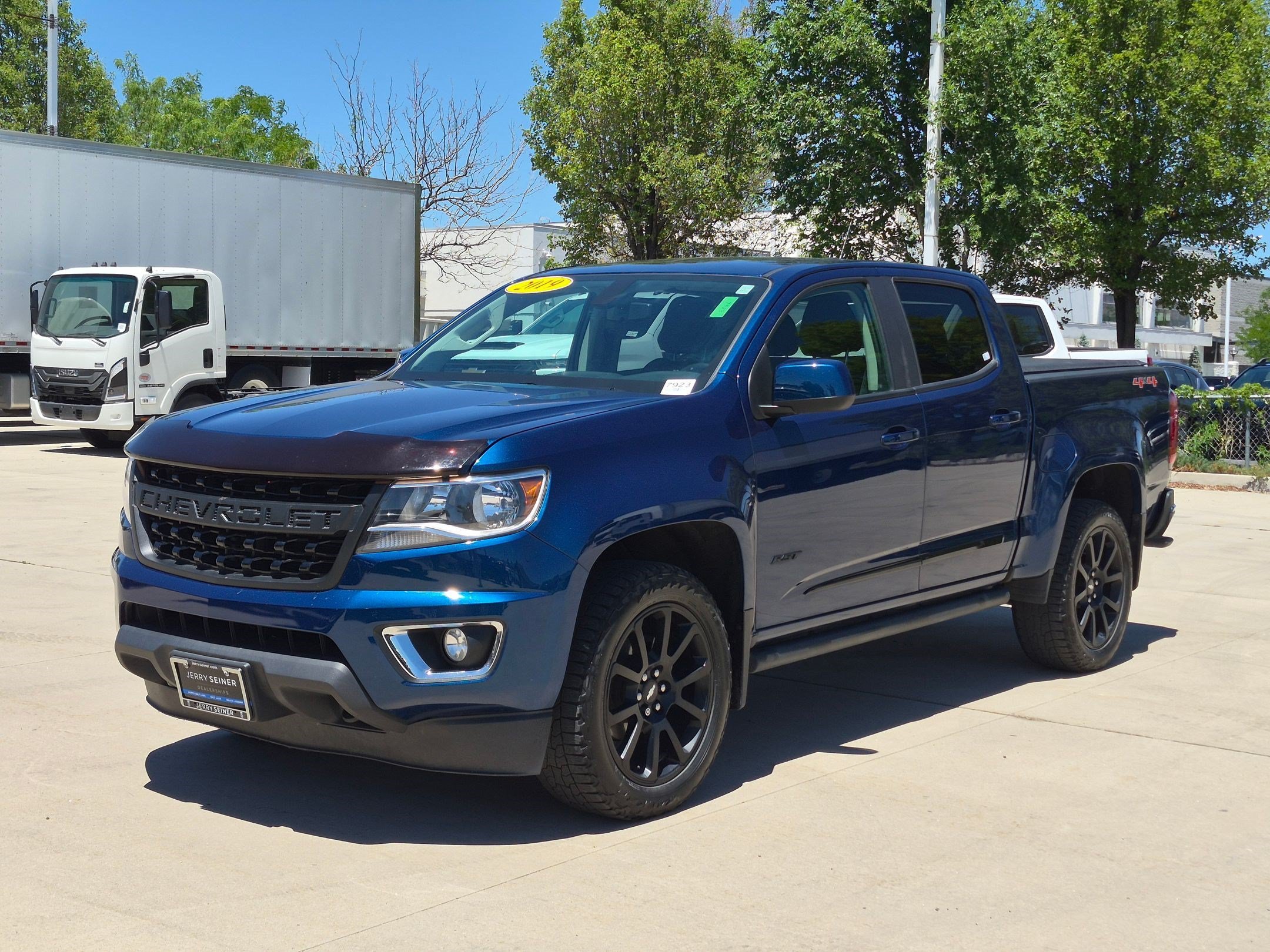 Used 2019 Pacific Blue Metallic Chevrolet 4WD LT image 7