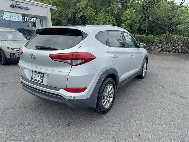 Used 2016 Molten Silver Hyundai SE image 4
