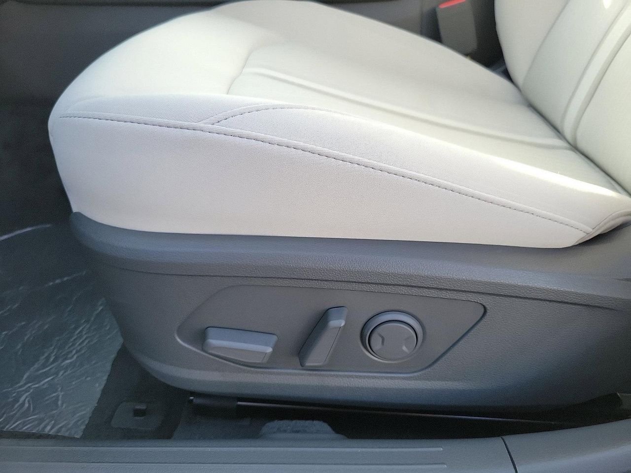 New 2026 Transmission Blue Hyundai SEL Sport image 17
