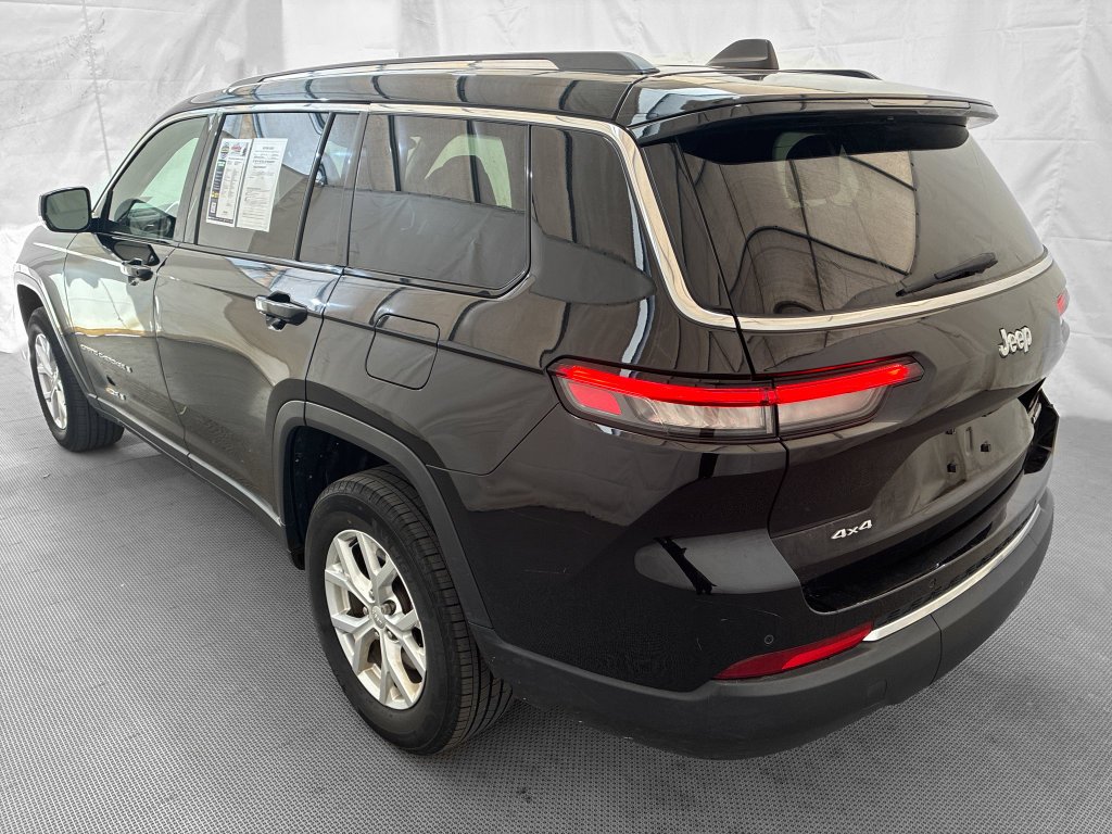 Used 2023 Black Jeep Laredo image 5