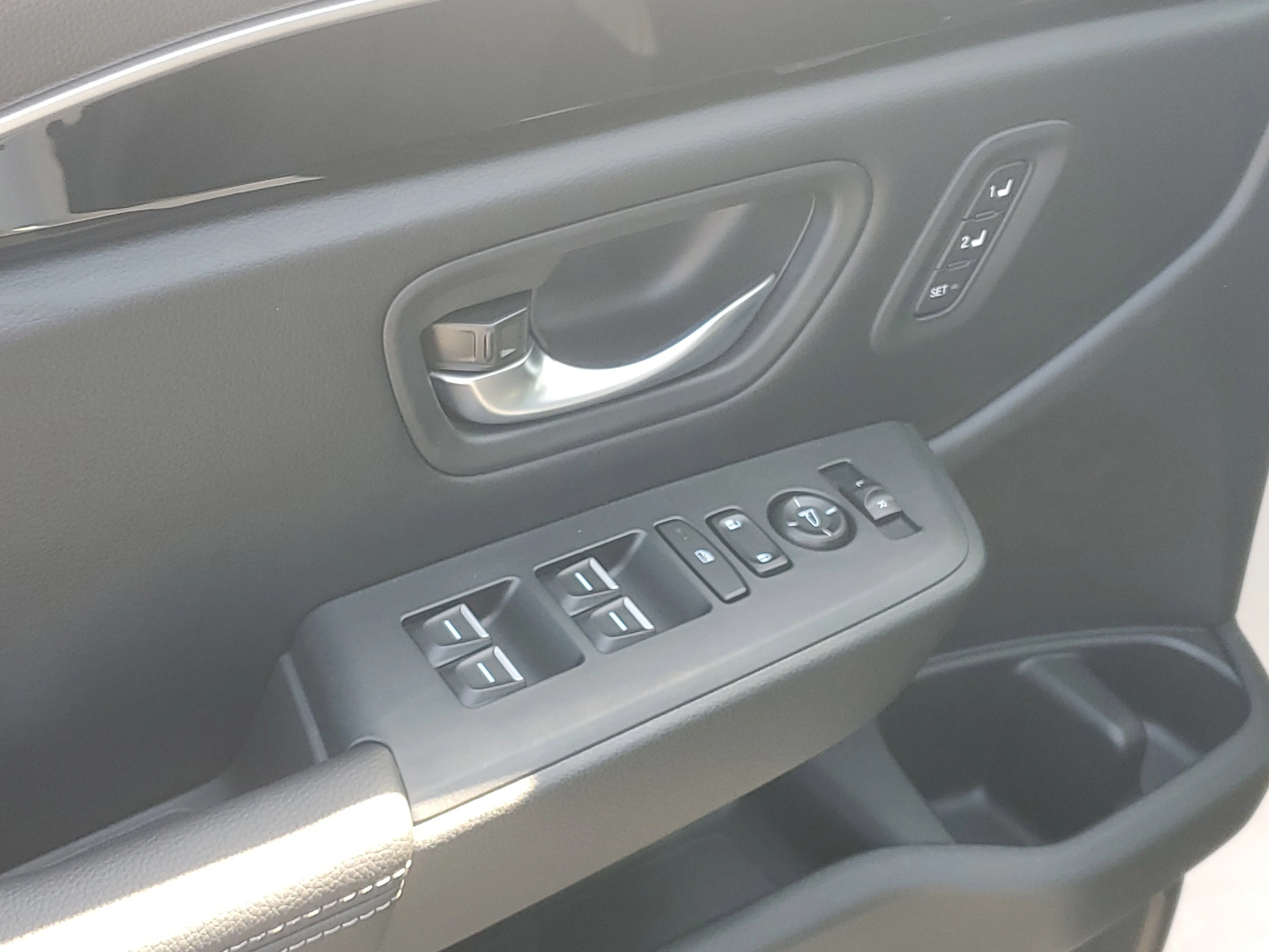 Used 2025 Platinum White Pearl Honda Touring image 21