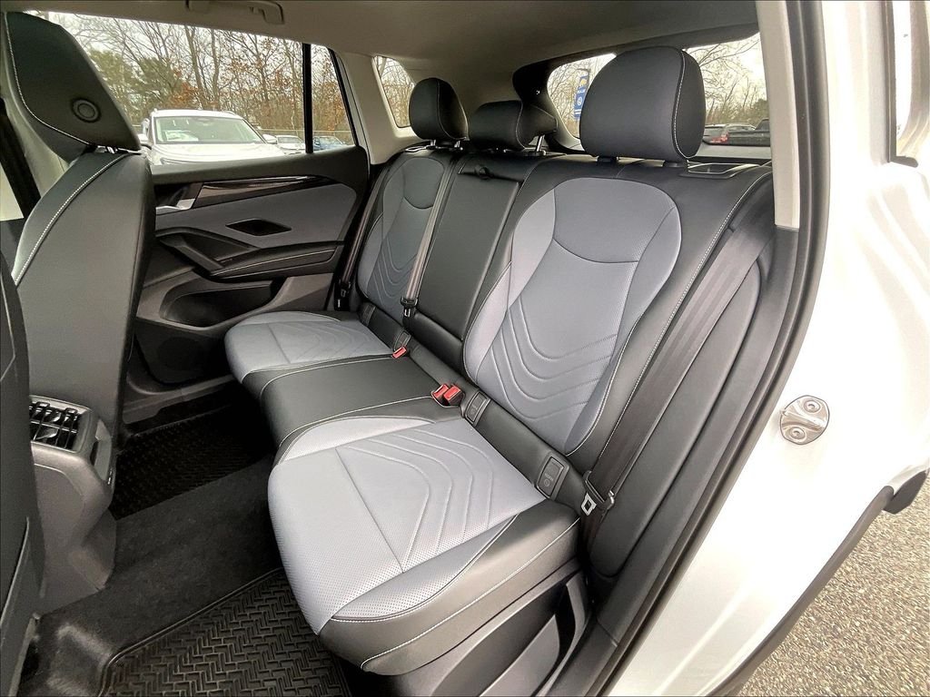 New 2026 White/off-white Volkswagen 2.0T SE image 15