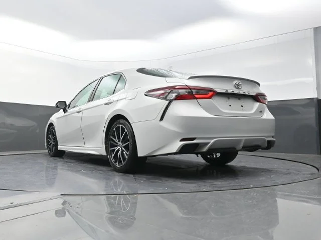 Used 2022 White Toyota SE image 35