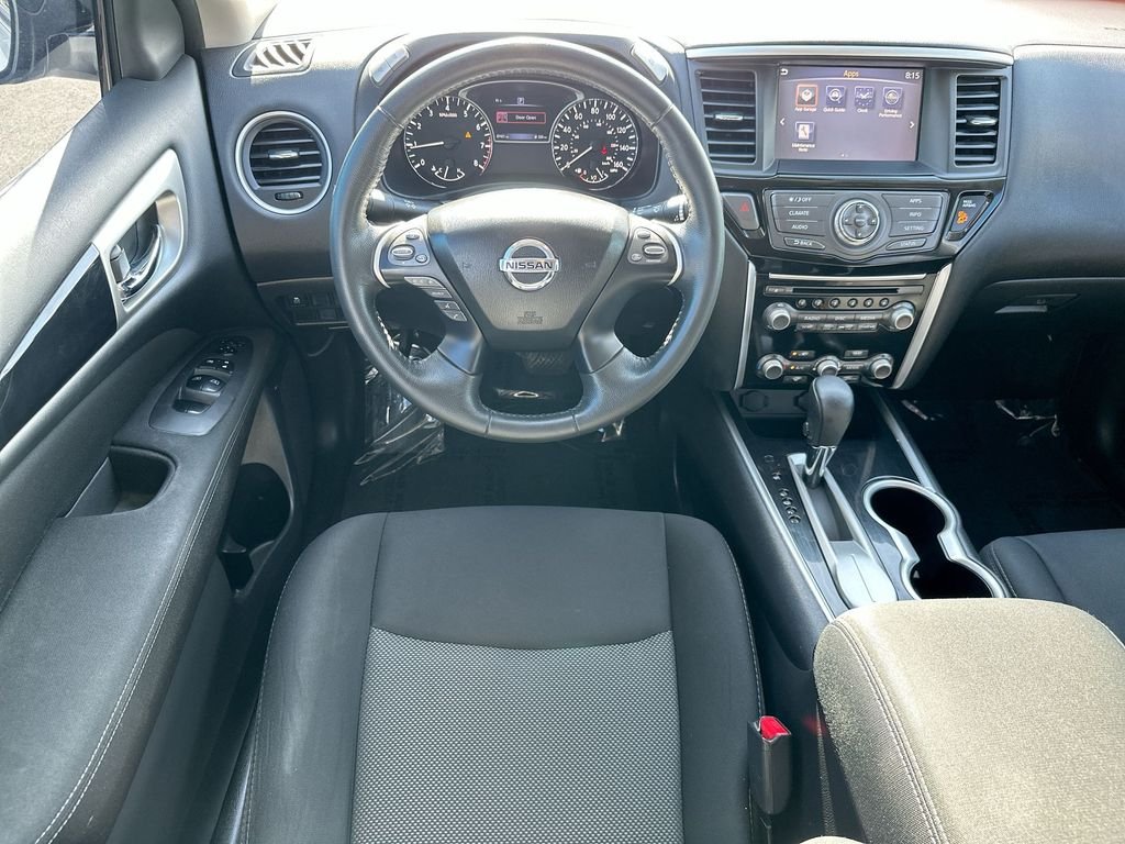 Used 2017 Silver Nissan SV image 9