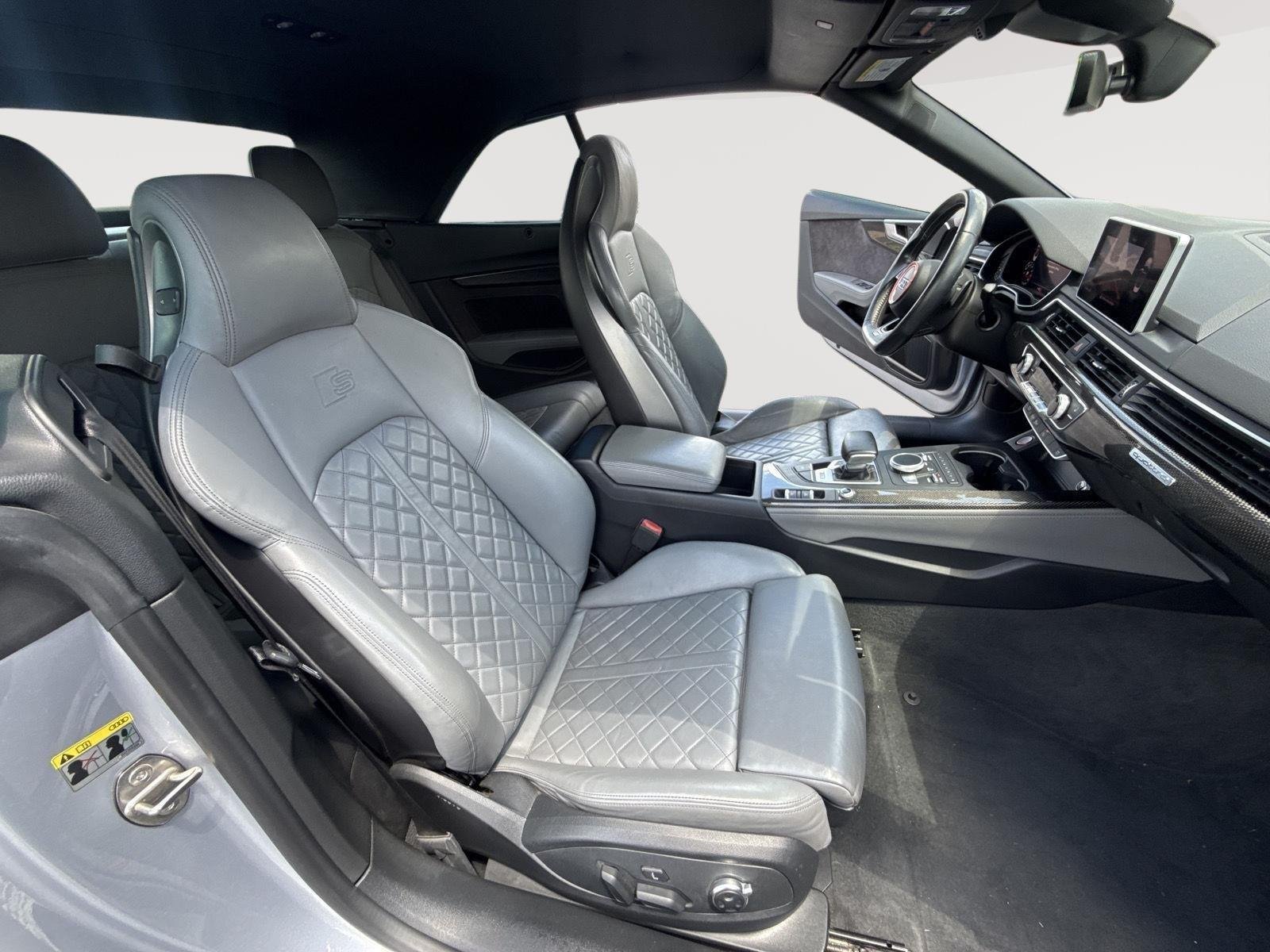 Used 2018 Florett Silver Metallic/Black Roof Audi Prestige image 33