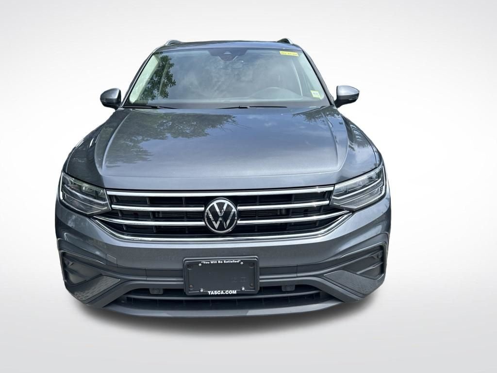 Used 2023 Gray Volkswagen 2.0T SE image 2
