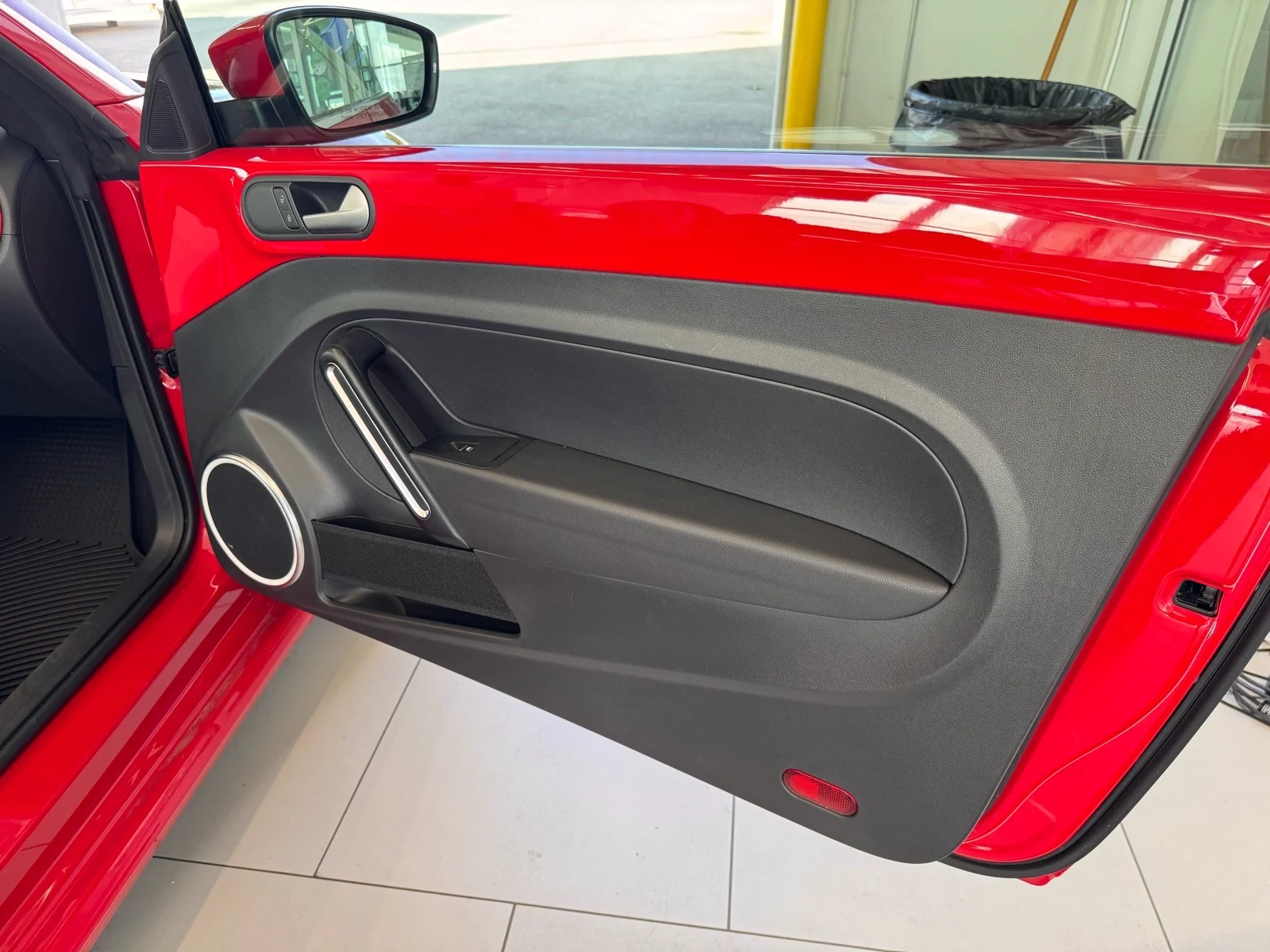 Used 2016 Tornado Red (g2sl) Volkswagen 2DR AUTO 1.8T S image 28