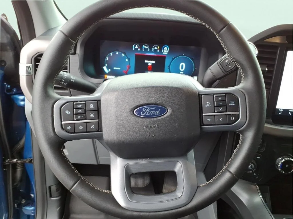 Used 2025 Blue Ford XLT image 23