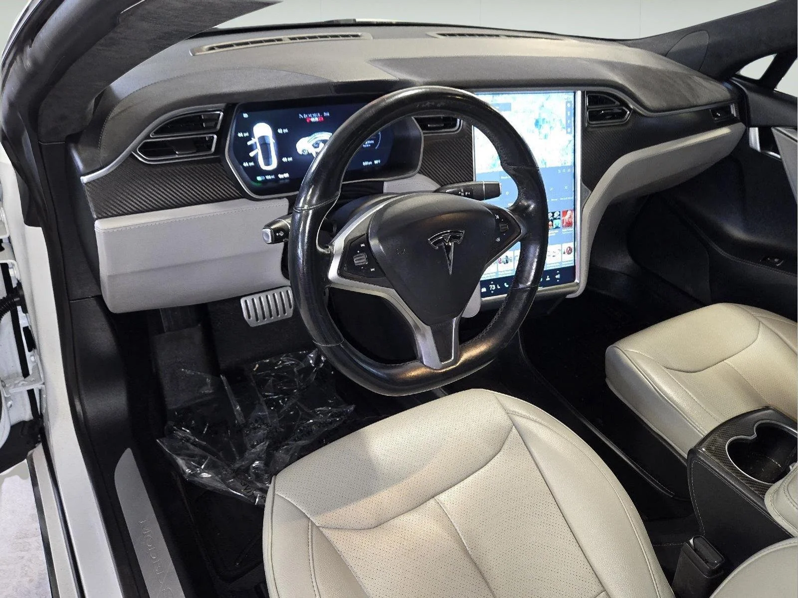 Used 2015 White Tesla P85D image 26