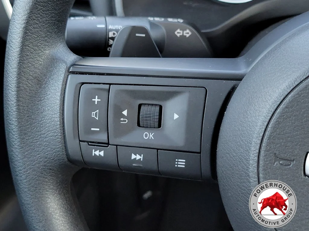 Used 2023 White Nissan S image 27