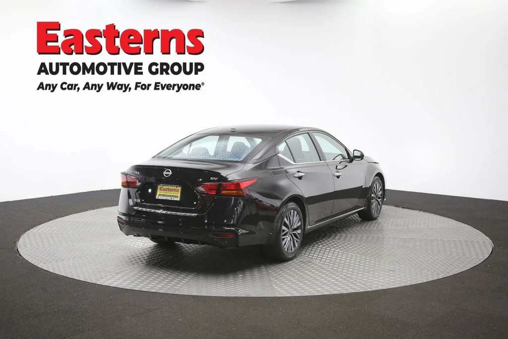 Used 2023 Black Nissan 2.5 SV image 39
