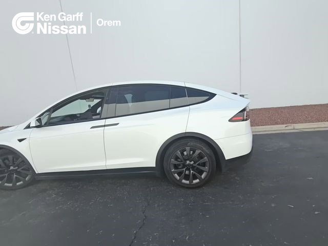 2022 Tesla Model X Long Range's photo