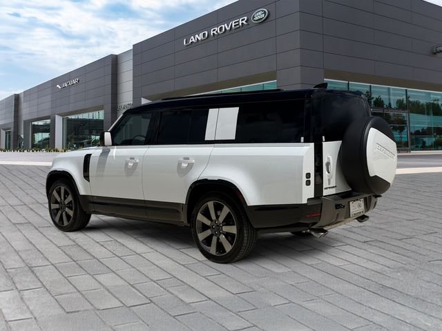 Certified Used 2026 White Land Rover V8 image 3