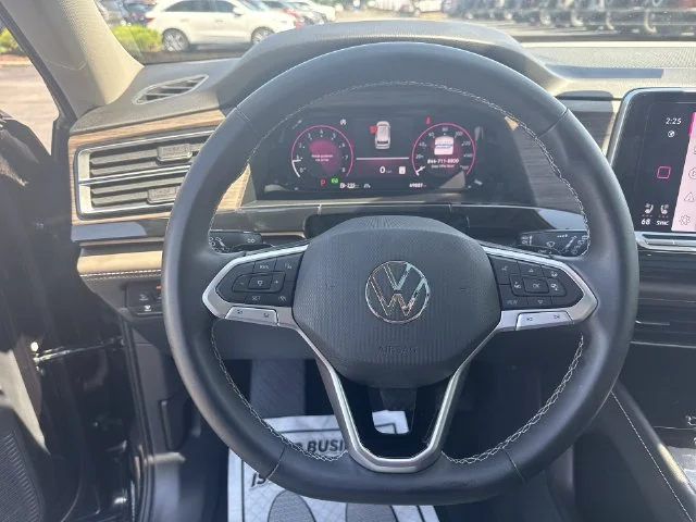Used 2024 Black Volkswagen 2.0T SEL image 19