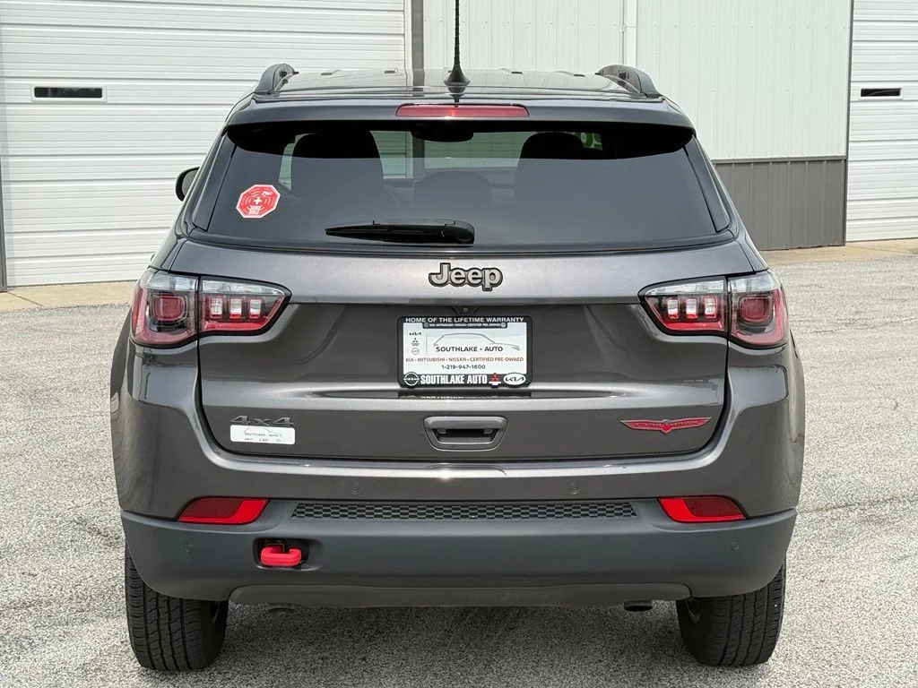 Used 2024  Jeep Trailhawk image 7