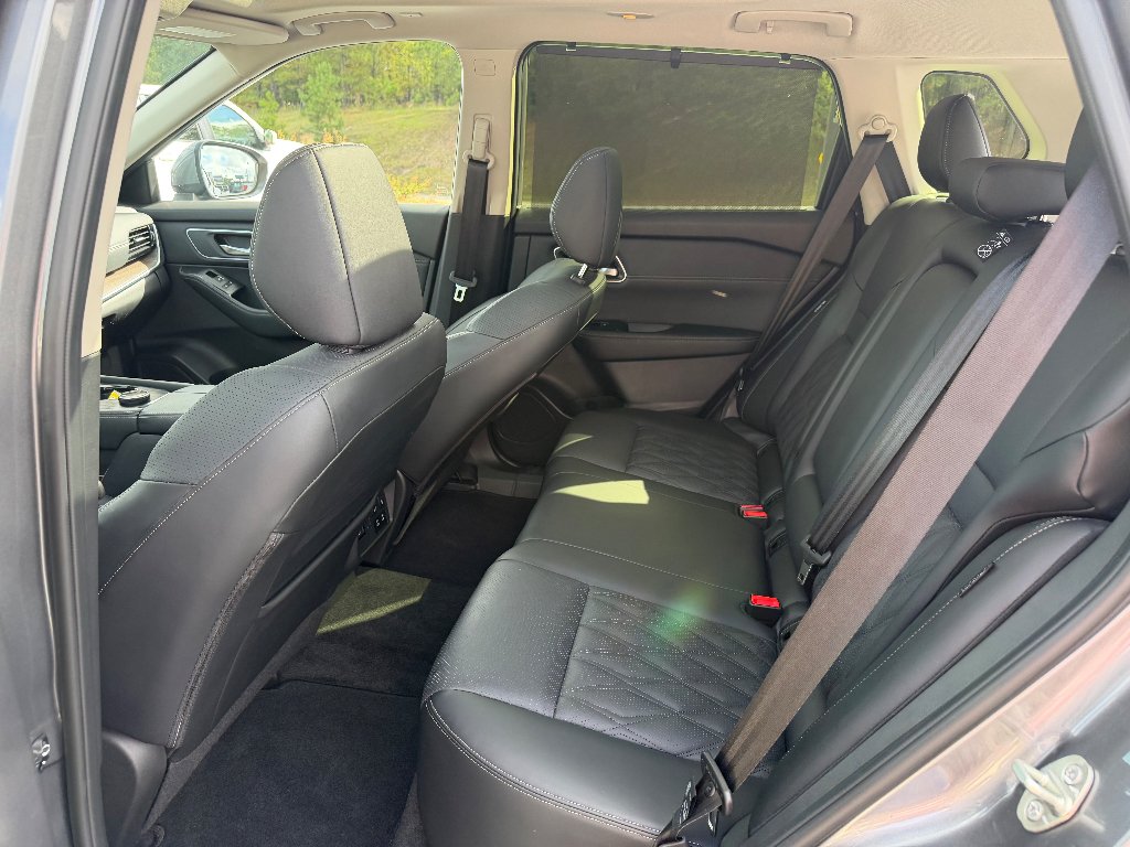 2026 Nissan Rogue Platinum - Photo 14
