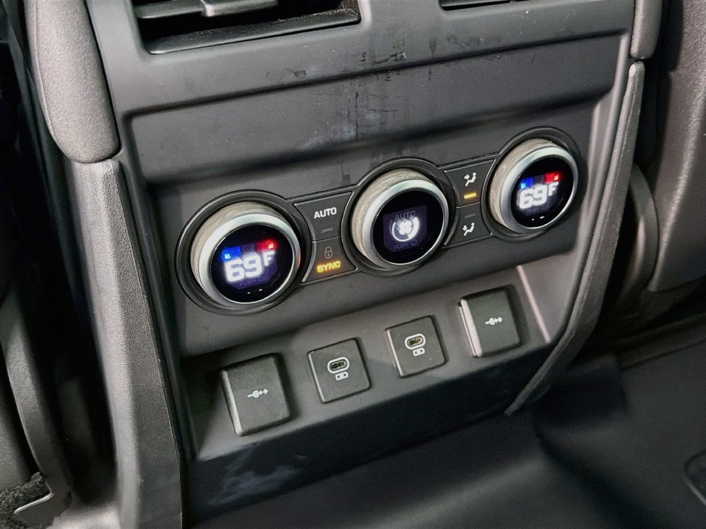 Used 2021 Blue Land Rover SE image 26