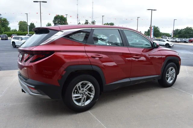 Used 2025 Red Hyundai SE image 5