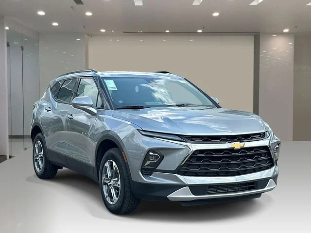 Used 2024 Gray Chevrolet LT image 6