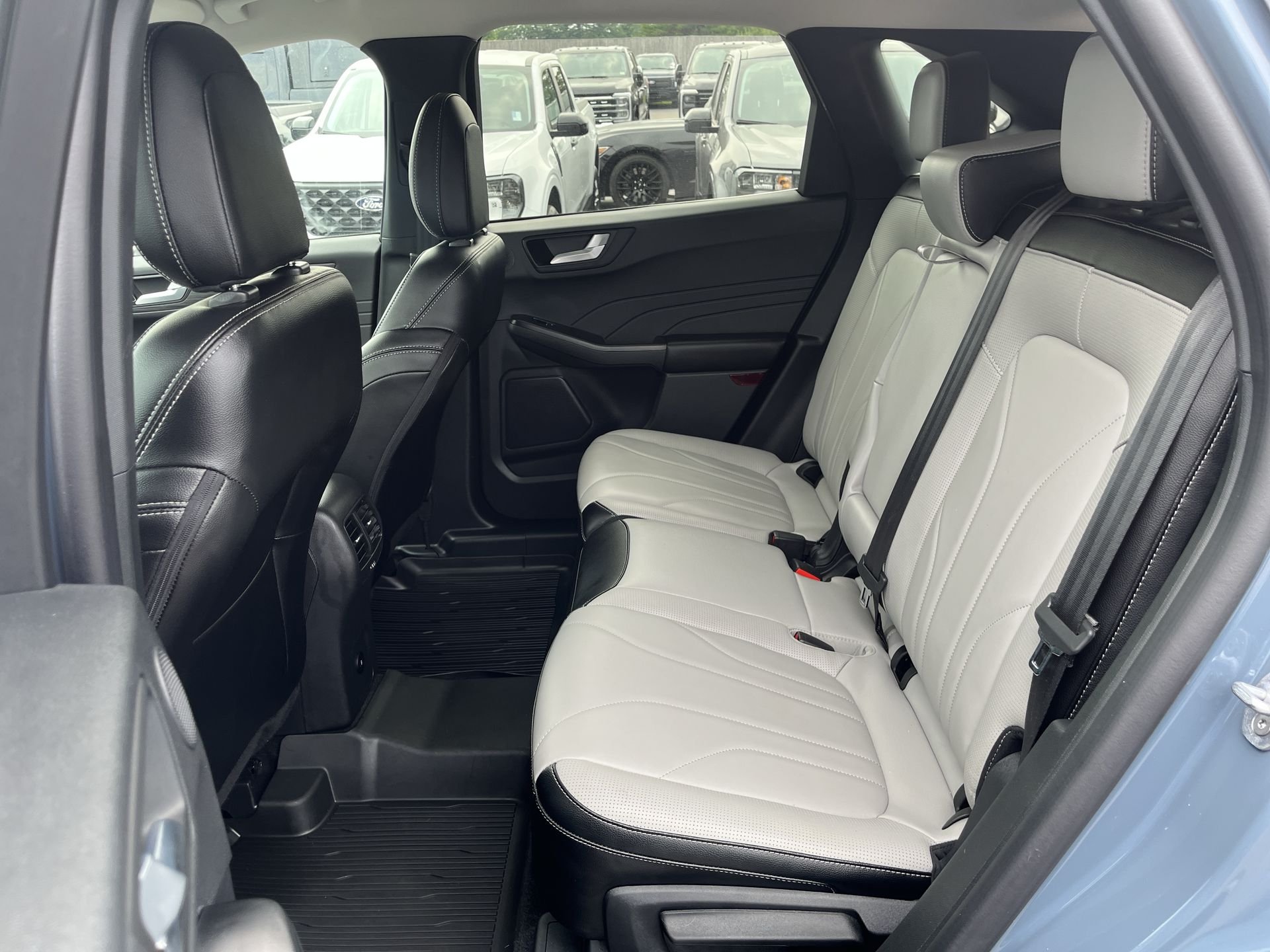 Certified Used 2025 Blue Ford Platinum image 4