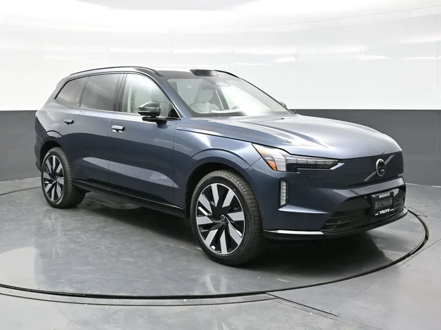 2025 Volvo EX90 Twin Motor Performance Ultra 7-Seater's photo