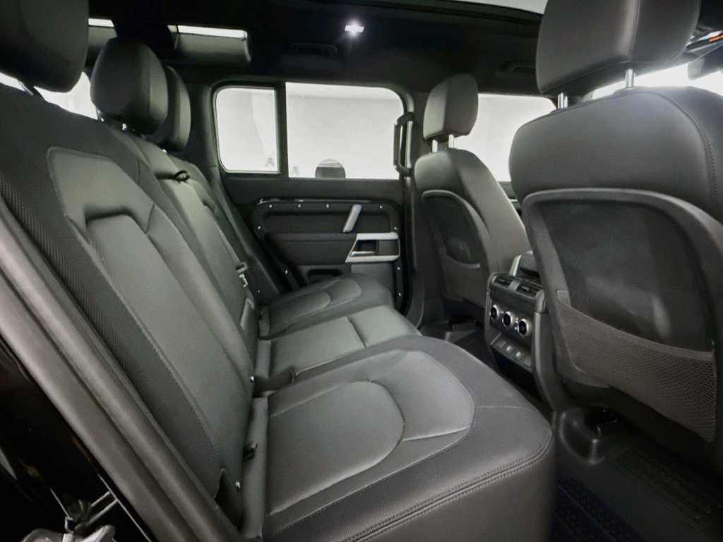 Used 2024 Black Land Rover X-Dynamic SE image 26