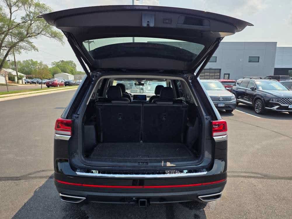 Used 2024 Black Volkswagen 2.0T SEL image 6