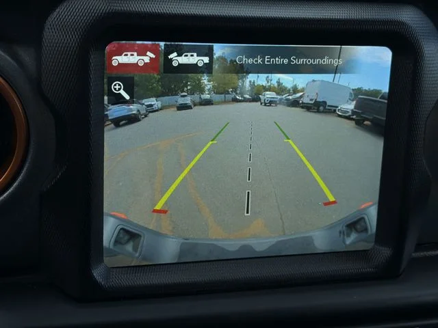 Used 2020 Black Jeep Mojave image 25