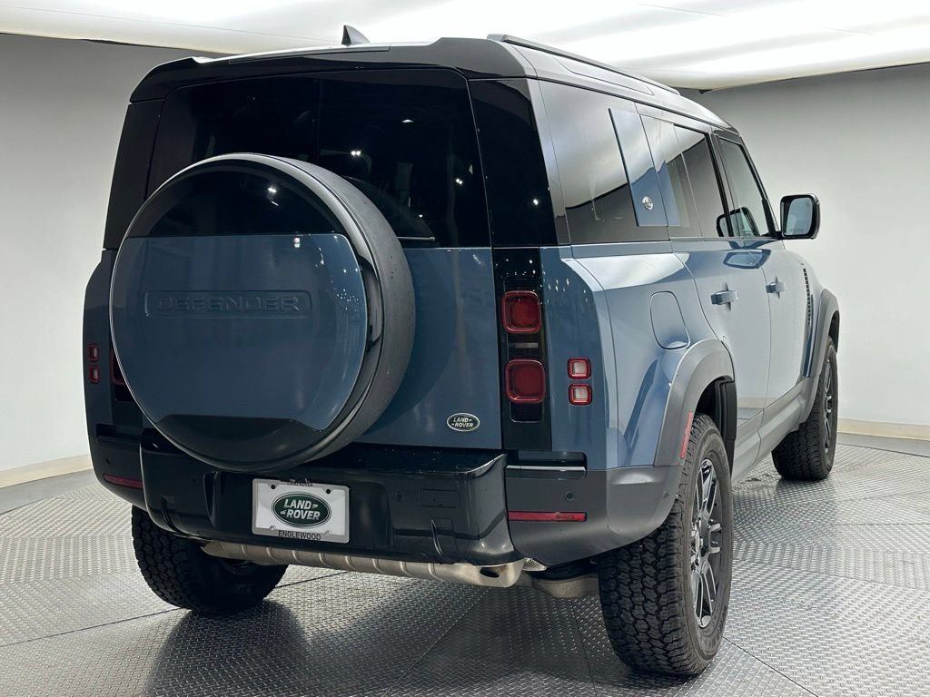Used 2022 Tasman Blue Metallic Land Rover S image 2