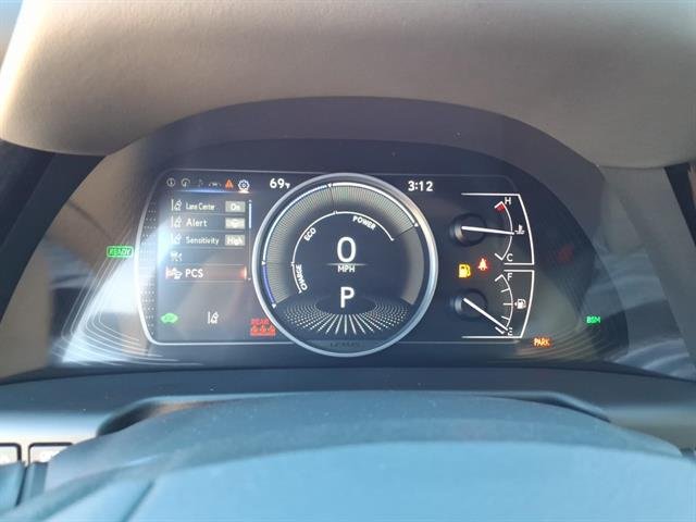 2025 Lexus ES Hybrid 300h - Photo 23