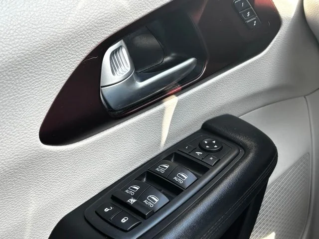 2020 Chrysler Pacifica Limited - Photo 19