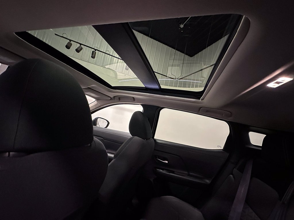 Used 2026  Nissan SV image 18