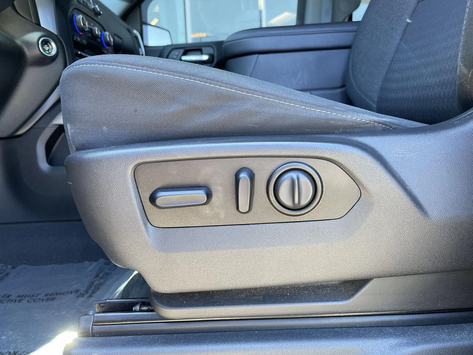 Used 2021 SILVER ICE METALLIC Chevrolet LT Trail Boss image 17