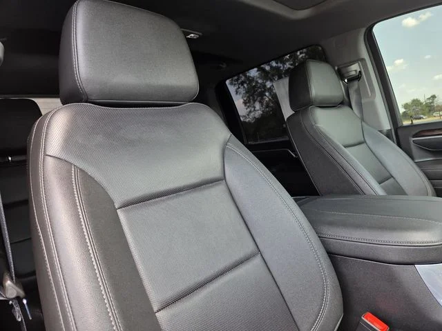 Used 2025 Silver GMC SLT image 33