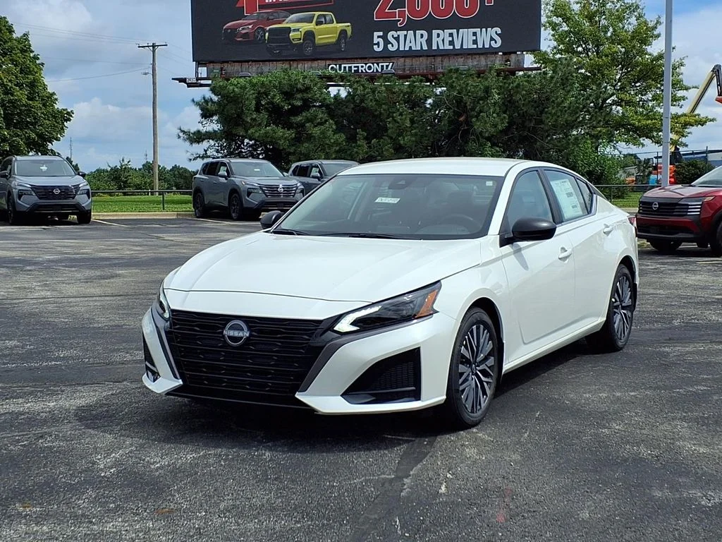 New 2026 White Nissan 2.5 SV image 2