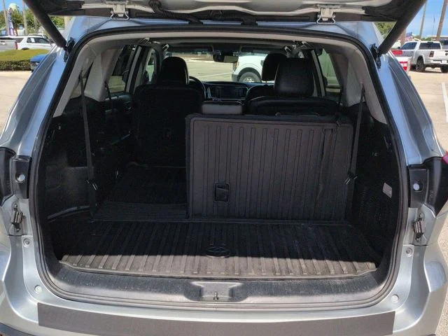 Certified Used 2018 2018 TOYOTA HIGHLANDER XLE Toyota XLE image 13