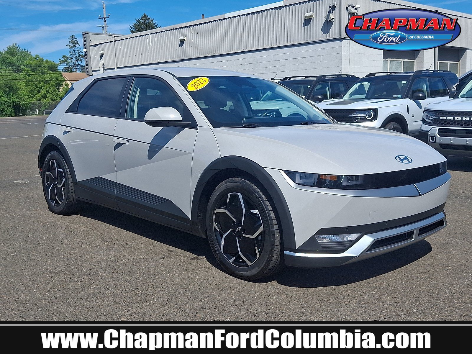 Used 2023 Gray Hyundai SEL image 1