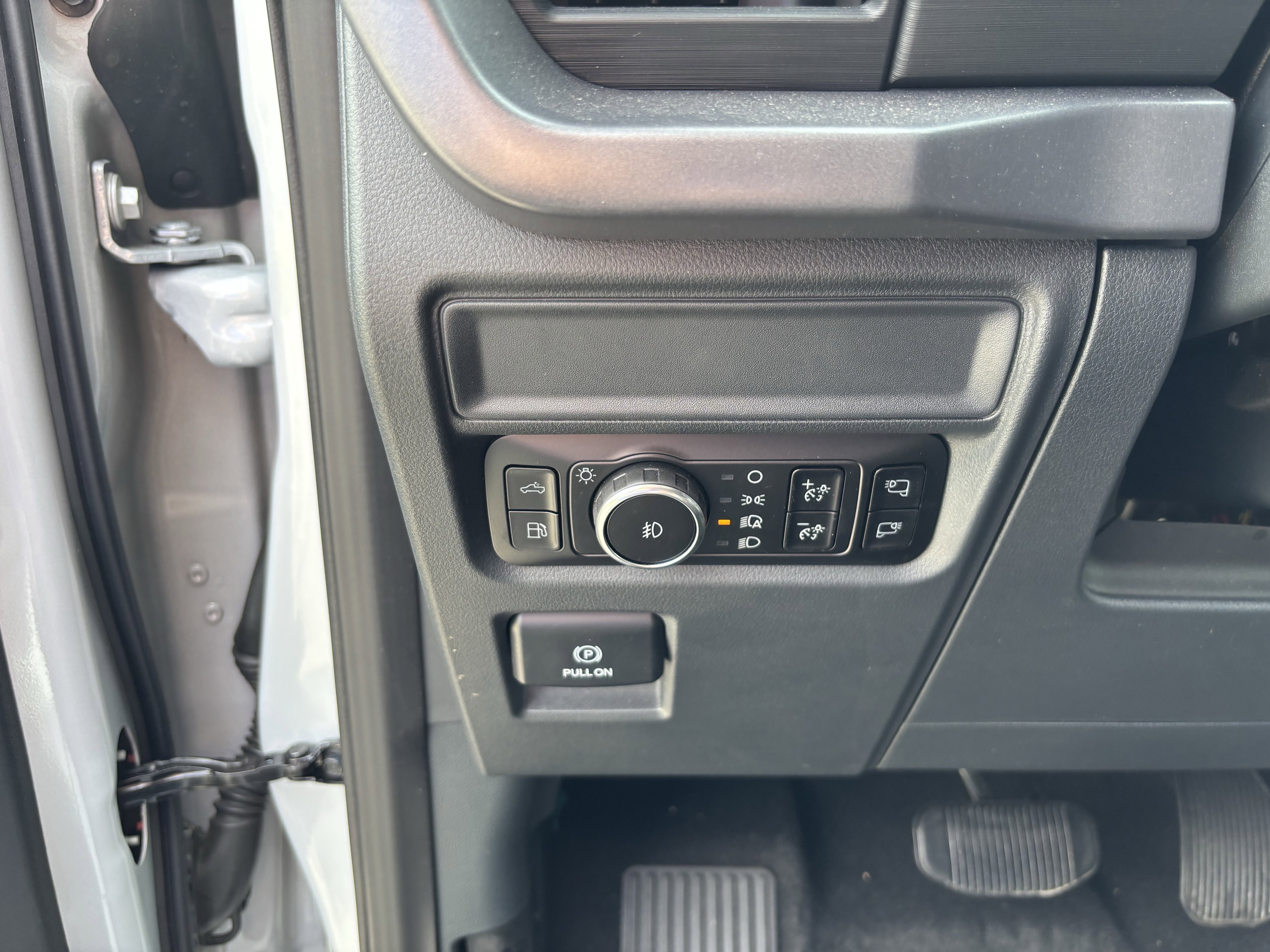 2025 Ford F-150 XLT - Photo 13