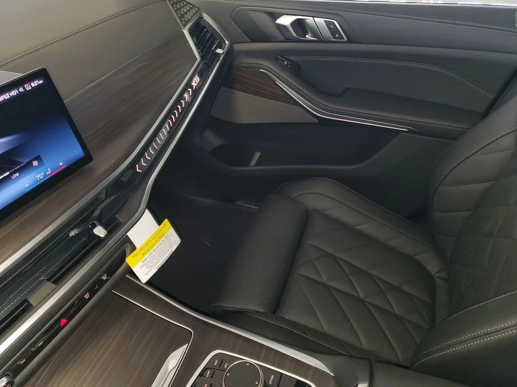 Used 2026 Black Sapphire Metallic BMW sDrive40i image 20