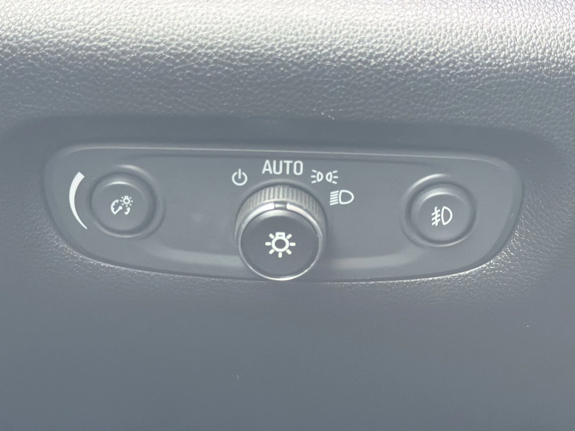 Certified Used 2019 Silver Ice Metallic Chevrolet 3LT image 15