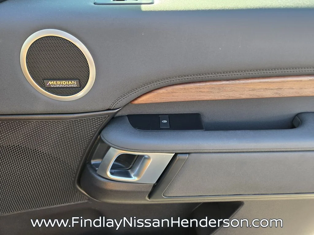 Used 2019  Land Rover HSE image 19