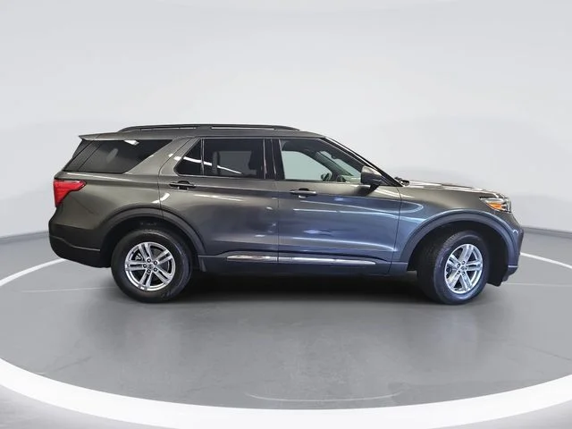 Used 2020 Gray Ford XLT image 2