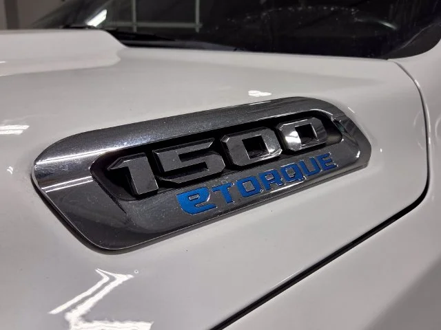 Used 2022 White Ram Big Horn/Lone Star image 15