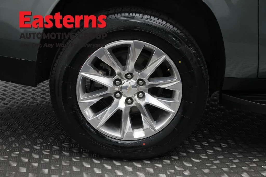 Used 2023 Green Chevrolet Premier image 34