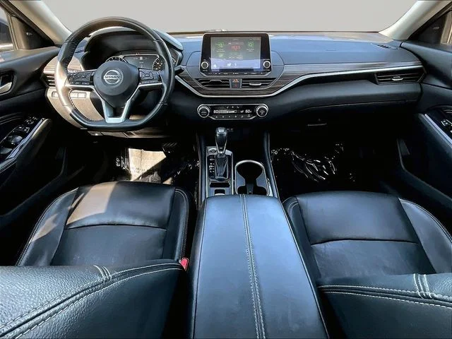 Used 2020 Black Nissan 2.5 SL image 7