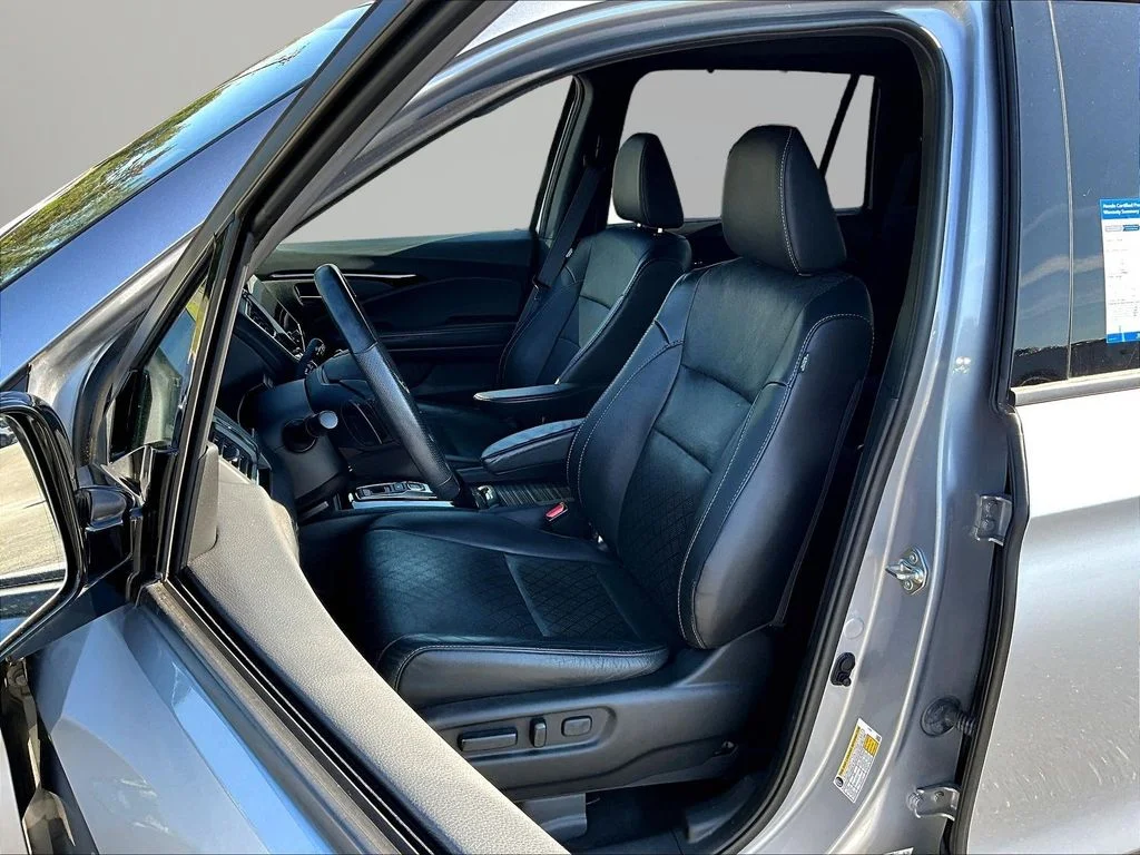 Certified Used 2019 Lunar Silver Metallic Honda Elite image 25