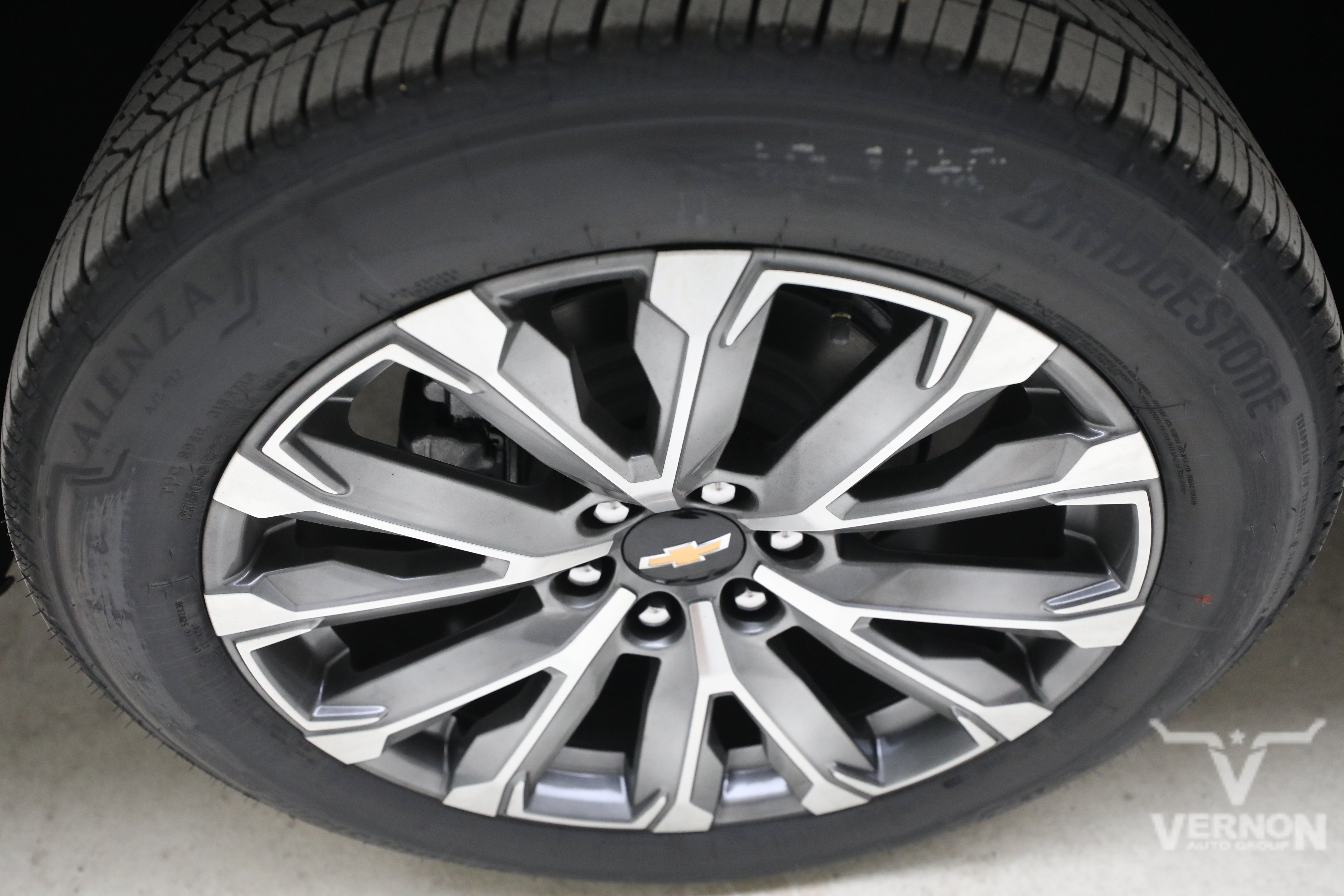 New 2026 Polar White Tricoat Chevrolet N image 32